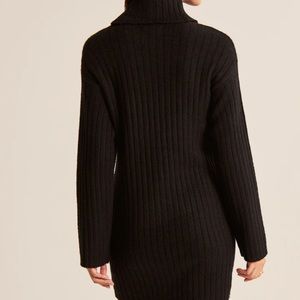 Abercrombie & Finch Easy-Fitting Turtleneck Sweater Dress